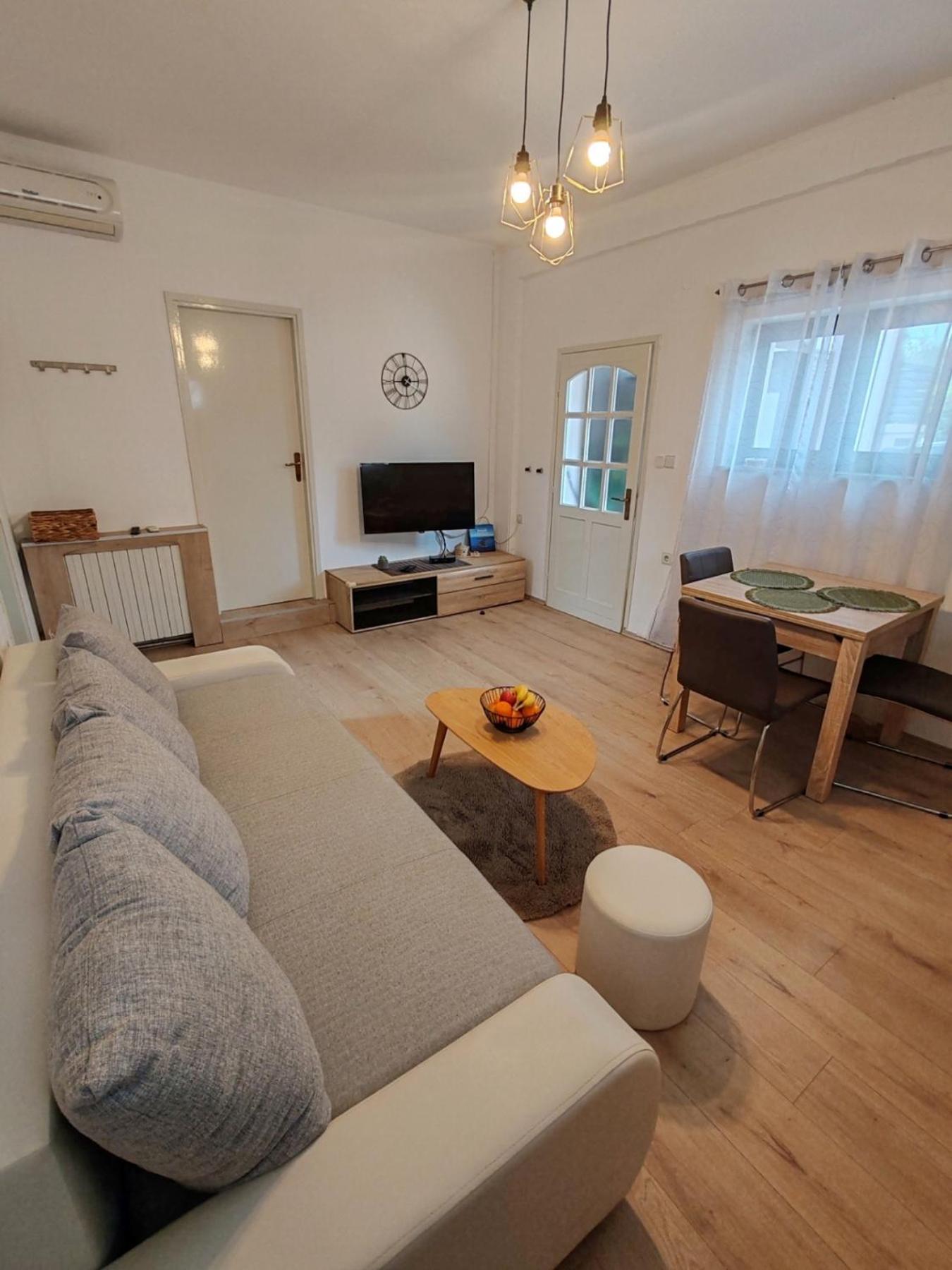 Apartman Lana Μεντουλίν Εξωτερικό φωτογραφία
